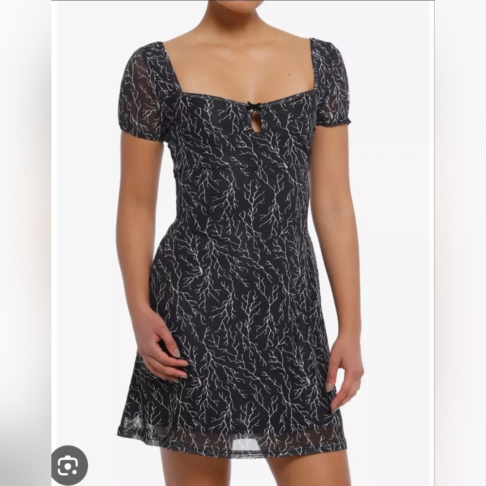 NWT Plus Size Hot Topic Daisy Street Lightning Mini Dress